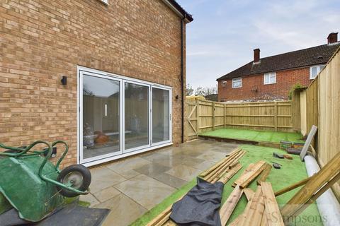 44 Buscot Drive, Abingdon, OX14 2BL