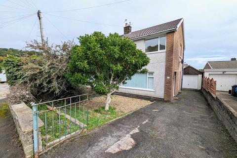 3 bedroom semi-detached house for sale, Thornhill Close, Cwmbran, Torfaen