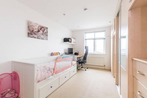 2 bedroom flat for sale, Woodlands Heights, Greenwich, London, SE3