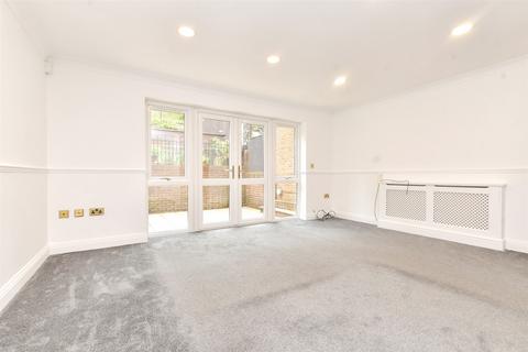 3 bedroom townhouse for sale, Court Bushes Road, Whyteleafe, Surrey