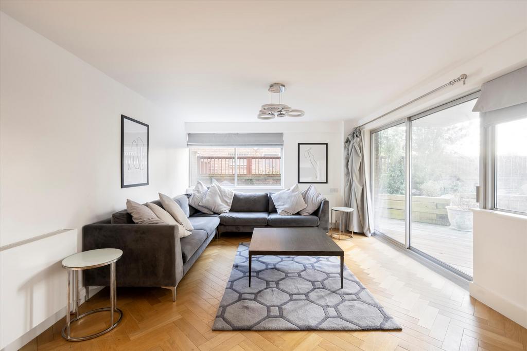 Campden Hill Road, London, W8 3 bed flat for sale £1,950,000