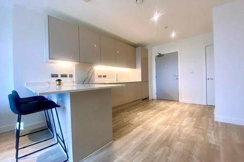 2 bedroom apartment to rent, Queen Street, Manchester,