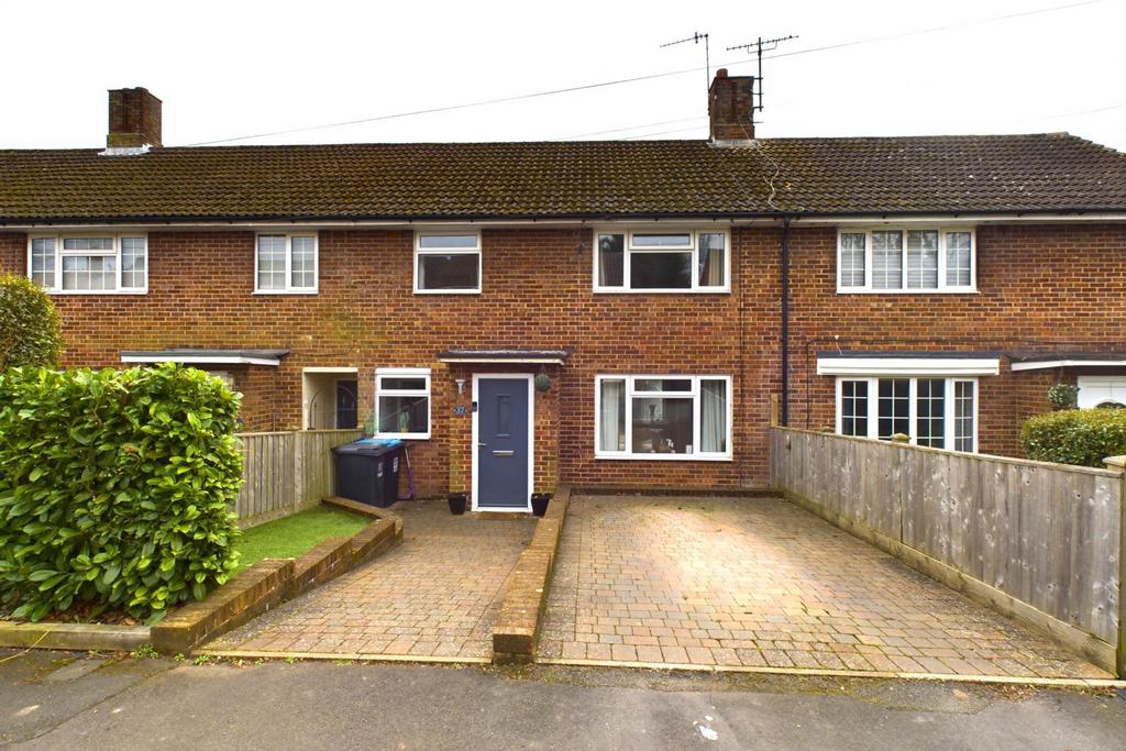 Honeycross Road, Chaulden 3 bed terraced house for sale £400,000