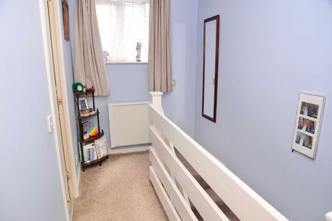 36 Nuthatch Gardens, London, SE28 0DJ