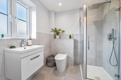 4 Dene Close, Playhatch, Reading, RG4 9FB