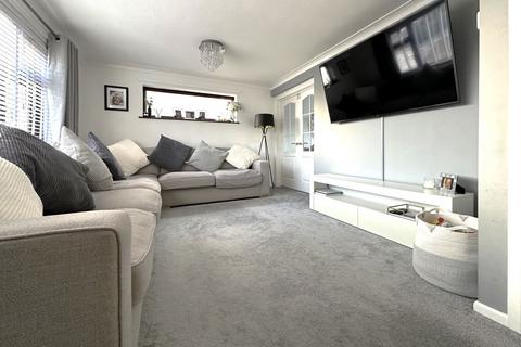 3 bedroom detached house for sale - 116 Clarkson Road, Lowestoft, NR32