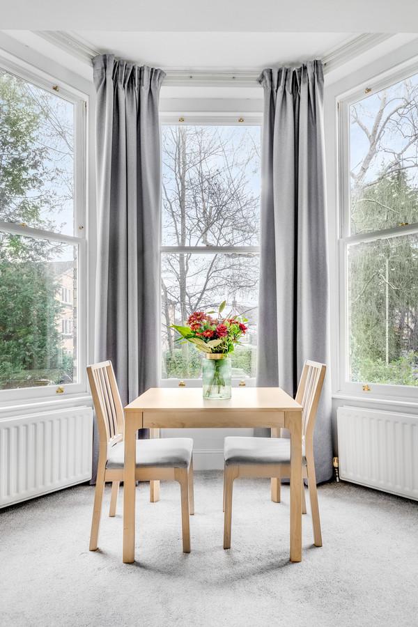 Surbiton Hill Park, Surbiton, KT5 1 bed flat for sale £320,000