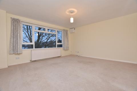2 bedroom flat to rent - The Orchard Blackheath SE3
