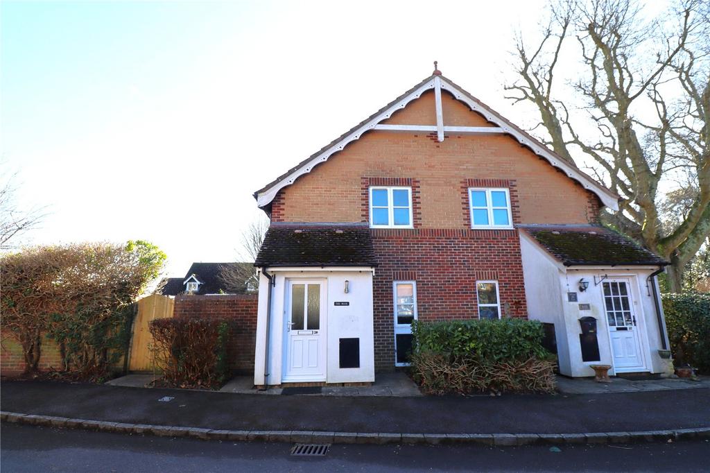 Vicarage Gardens, Hordle, Hampshire, SO41 1 bed semidetached house for