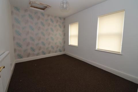 4 bedroom flat for sale, South Street, Scarborough, YO11 2BP