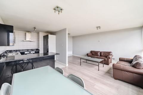 2 bedroom flat for sale, Ingledew Court, Moortown, Leeds, LS17