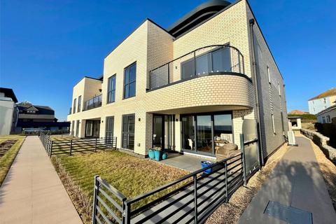 3 bedroom apartment for sale - Claremont Road, Seaford, East Sussex, BN25