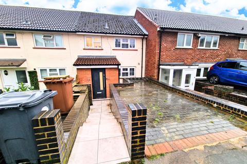 4 bedroom terraced house for sale, Chertsey Rise, Stevenage SG2