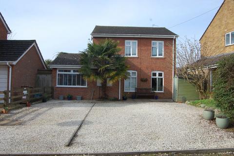 4 bedroom detached house for sale, Holyoake Terrace, Long Buckby, Northampton NN6 7RH