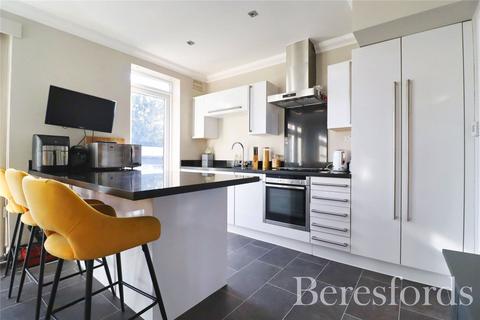 24 Blenheim Gardens, Aveley, South Ockendon, RM15 4EB