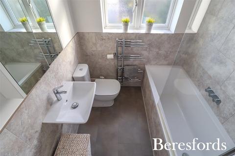 24 Blenheim Gardens, Aveley, South Ockendon, RM15 4EB