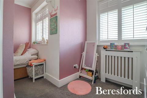 24 Blenheim Gardens, Aveley, South Ockendon, RM15 4EB