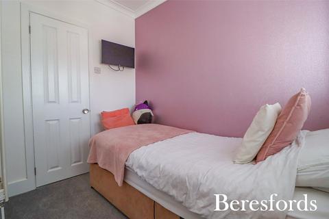24 Blenheim Gardens, Aveley, South Ockendon, RM15 4EB