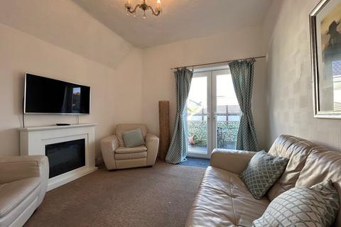 3 bedroom flat to rent, Panorama Road, Poole BH13