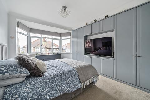 5 bedroom terraced house for sale, Alma Avenue, Highams Park, London. E4 9JT