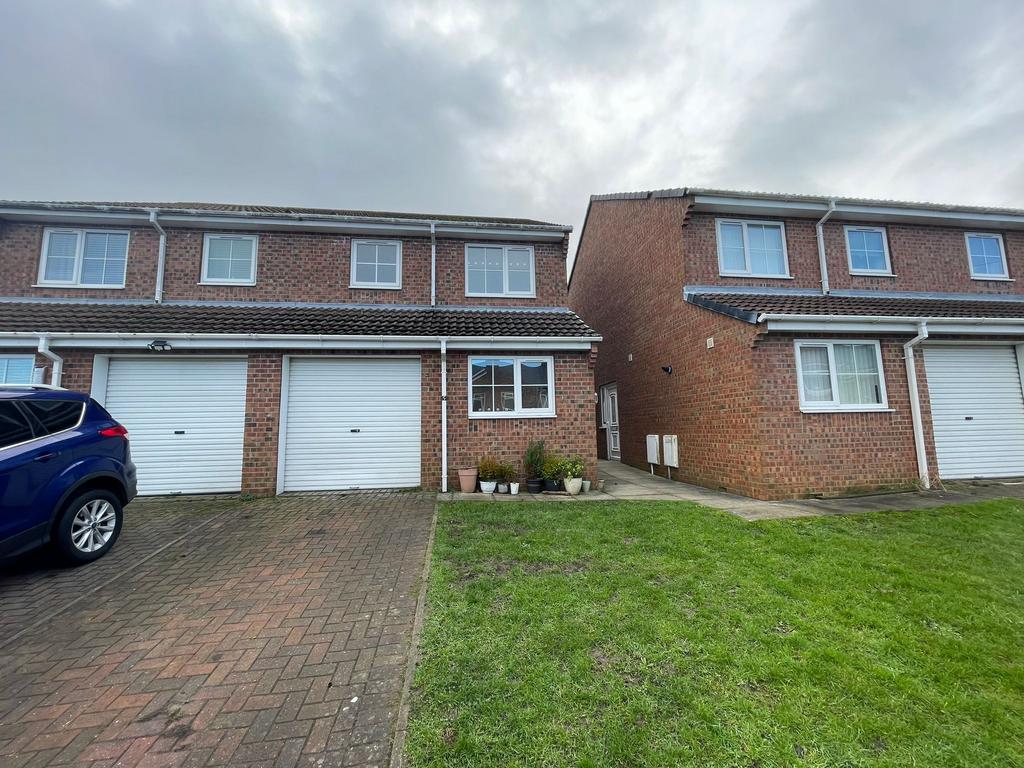 Lintzford Mews, Easington Colliery, SR8 3 bed terraced house £675 pcm