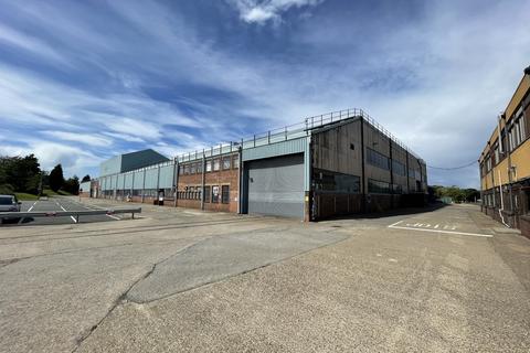 Industrial unit to rent, Bay 1, Saltmeadows Road, Gateshead, North East, NE8 3DA