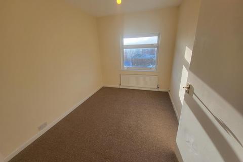 3 bedroom end of terrace house to rent, Rosebery Avenue, St. James, Northampton, NN5