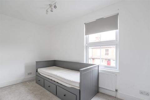 48 Burnham Road, St Albans, AL1 4QW