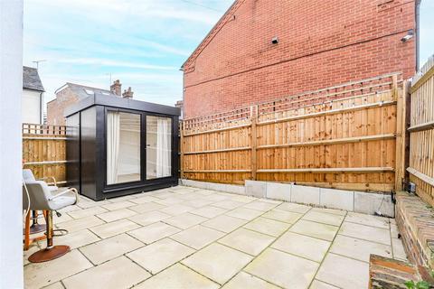 48 Burnham Road, St Albans, AL1 4QW