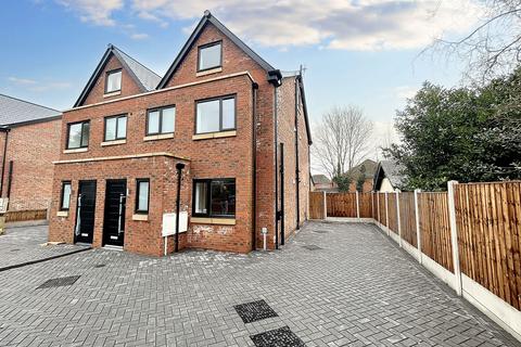 4 bedroom semi-detached house to rent - Manchester M28