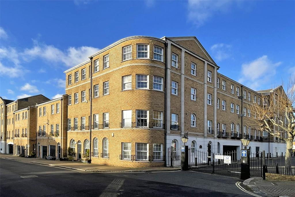 William Square, Rotherhithe Street, London, SE16 2 bed apartment for