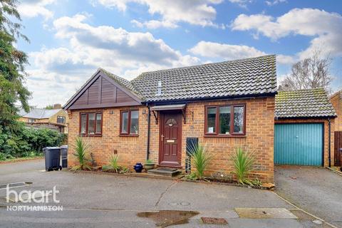 2 bedroom detached bungalow for sale, Holmleigh Close, Northampton
