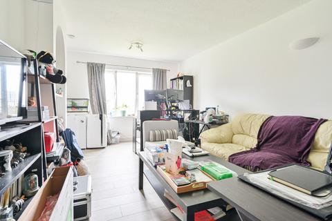 2 bedroom flat for sale, Brymay Close, Bow E3