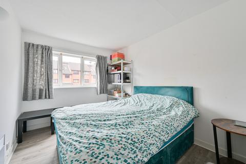 6 Brymay Close, London, E3 2SY