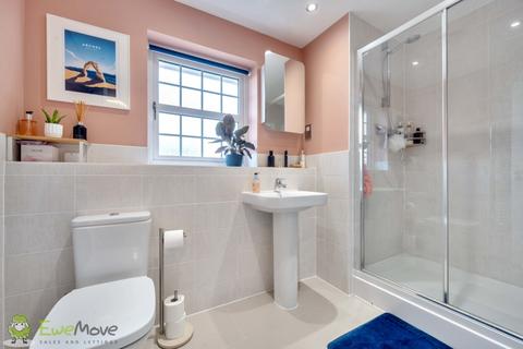 18 Hayes Drive, Three Mile Cross, Reading, RG7 1GA
