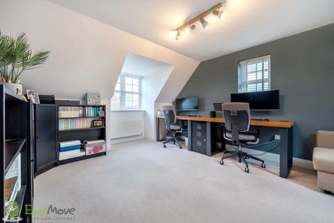 18 Hayes Drive, Three Mile Cross, Reading, RG7 1GA