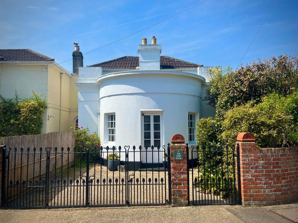 St. Marks Road, Alverstoke, Gosport... 3 bed link detached house for