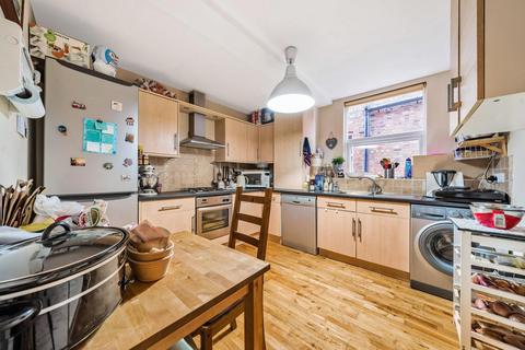 3 bedroom flat for sale, Twyford Avenue, Acton