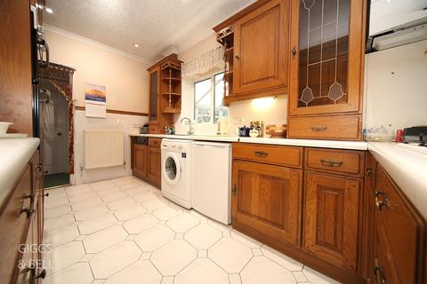 649 Hitchin Road, Luton, LU2 7UP