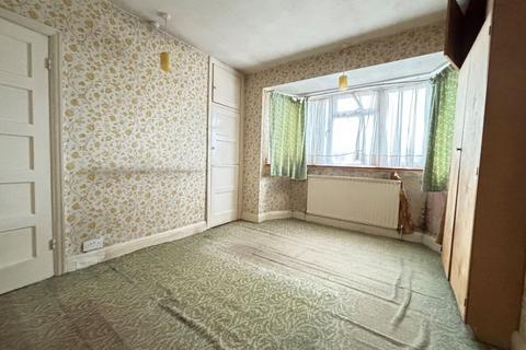 13 Howberry Close, Edgware, HA8 6TA