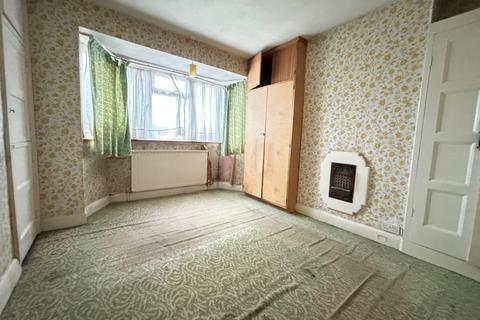 13 Howberry Close, Edgware, HA8 6TA