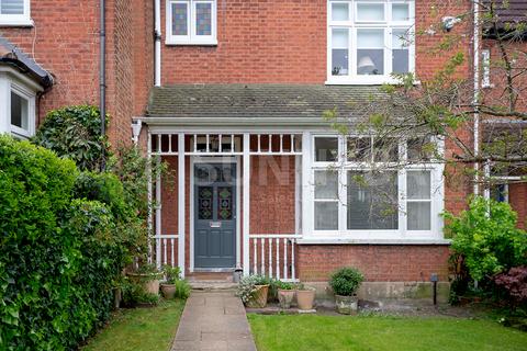 5 bedroom semi-detached house to rent, Cambridge Road, London SW20