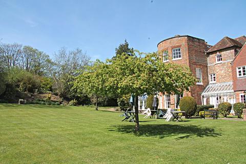 2 bedroom retirement property for sale, Wickham, Hampshire