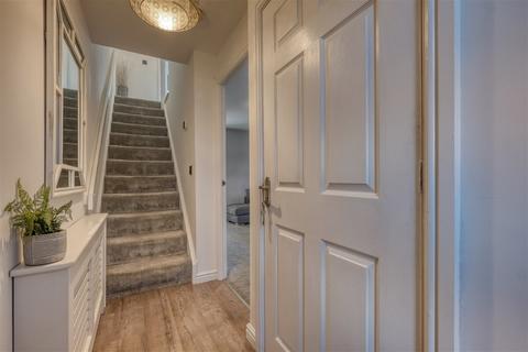 105 Appletree Lane, Redditch, B97 6TS