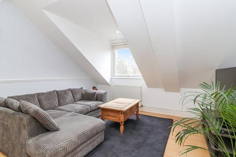 2 bedroom flat for sale - Leavesden Court, Mallard Road, Abbots Langley, WD5