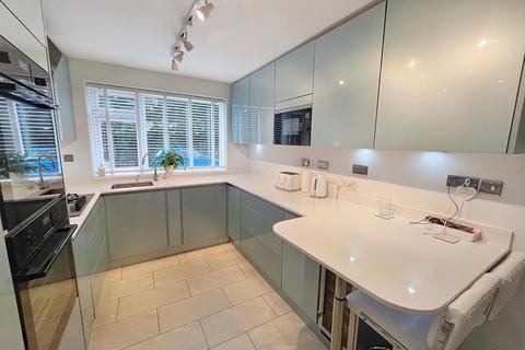 4 bedroom apartment for sale, The Avenue, Branksome Park, Poole, Dorset, BH13