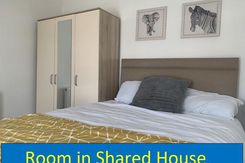 1 bedroom in a house share to rent, Cwmrhydyceirw Rd, Swansea