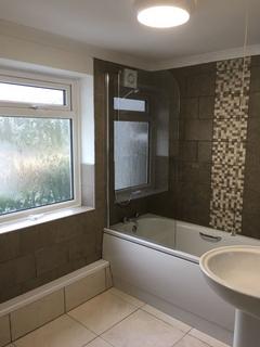 1 bedroom in a house share to rent, Cwmrhydyceirw Rd, Swansea