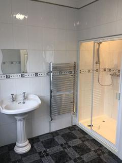 1 bedroom in a house share to rent, Cwmrhydyceirw Rd, Swansea