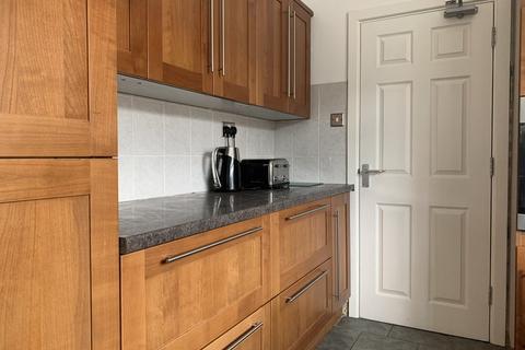 1 bedroom in a house share to rent, Cwmrhydyceirw Rd, Swansea
